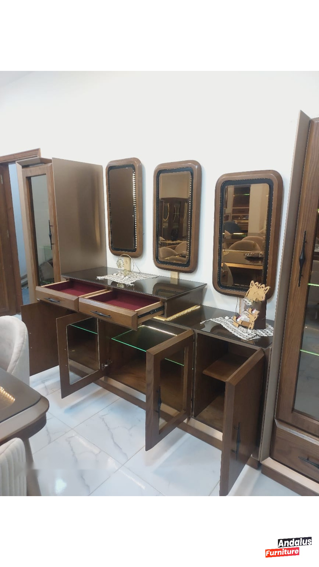 صورة 3 من غرفة سفرة موديل 100