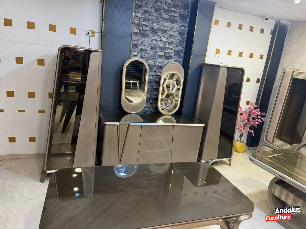 صورة 2 من غرفة سفرة موديل 44