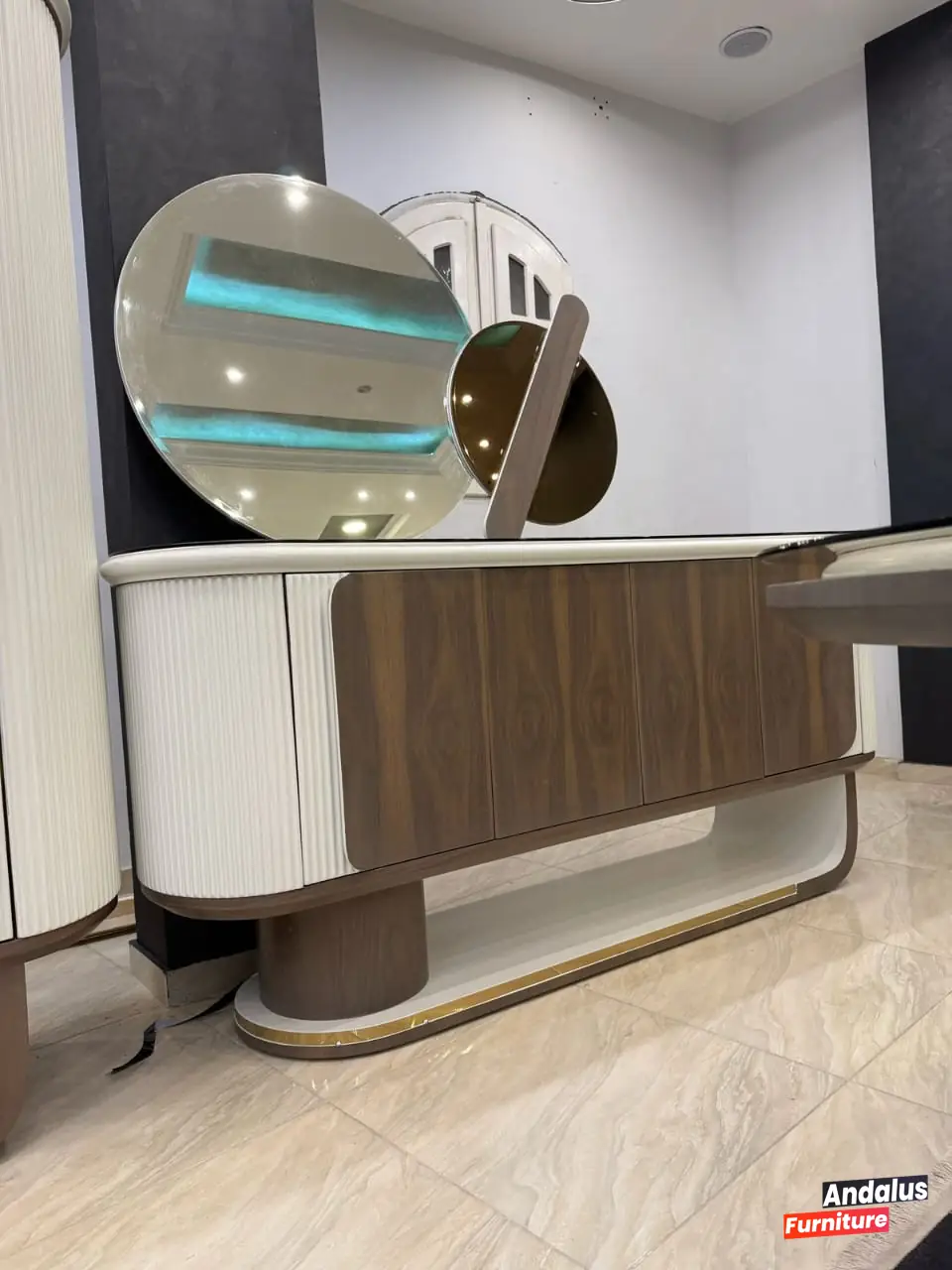 صورة 2 من غرفة سفرة موديل 80